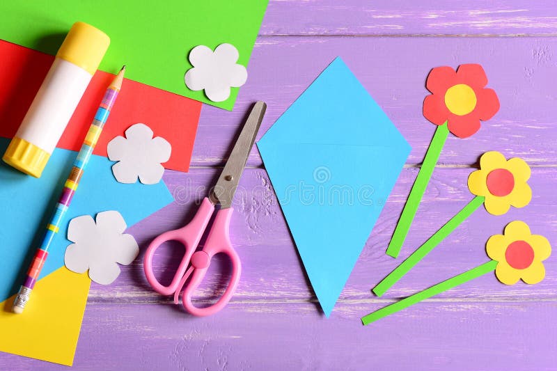 Creare i mestieri di carta per il giorno o il compleanno del ` s della madre punto guida Dettagli a fare un mazzo di carta per la