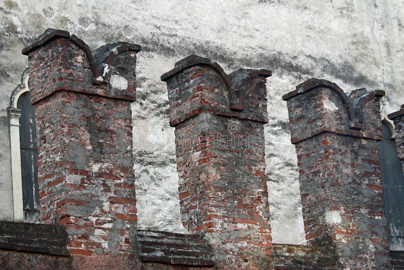 Crenellations ściany średniowieczny kasztel w Thiene