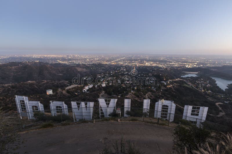 Sinal De Hollywood. Los Angeles California Com Fundo Azul Foto