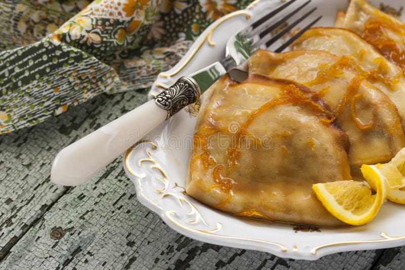 Сюзетт с апельсиновым соусом