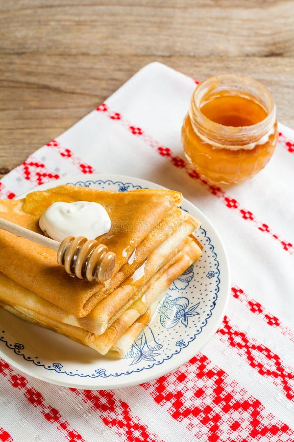 Масленица блины с медом