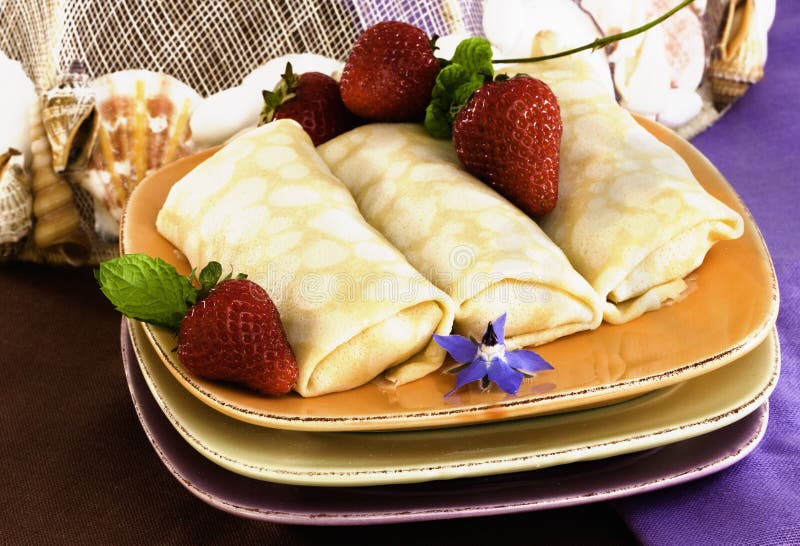 Crepes com Morangos foto de stock royalty free