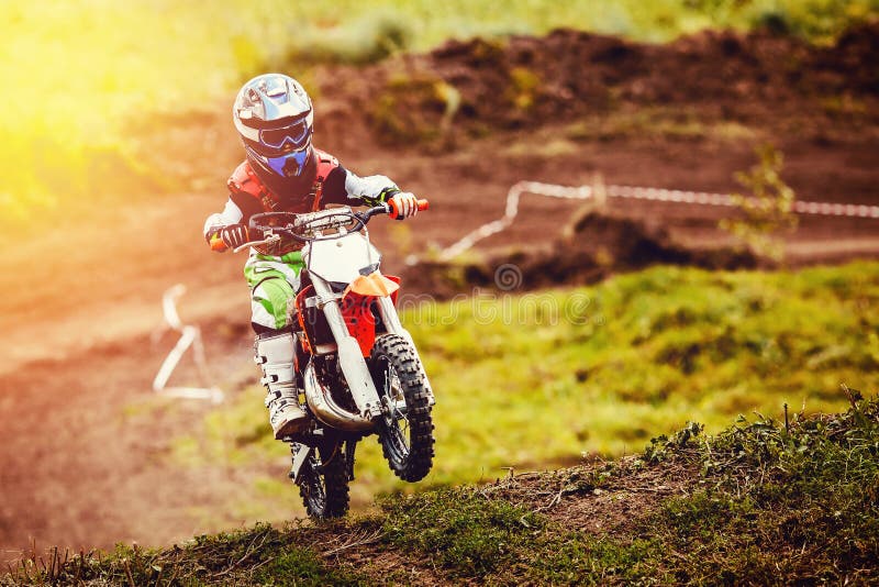 Dando Um Salto De Cada Vez. Uma Fotografia De Um Motocross No Ar Durante  Uma Corrida. Imagem de Stock - Imagem de passatempo, povos: 271731187