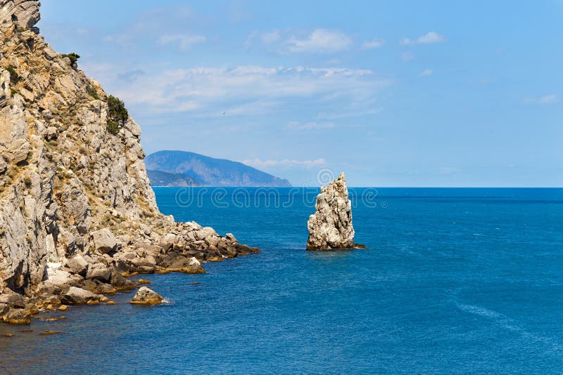 crimea osamotniony rockowy morze obraz stock crimea osamotniony rockowy morze obraz stock