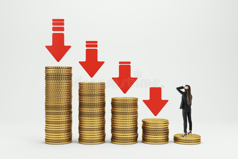 Crisis comercial con caída financiera mostrada por caídas de monedas y flechas rojas. Mujer de negocios en peligro en último montó imagenes de archivo