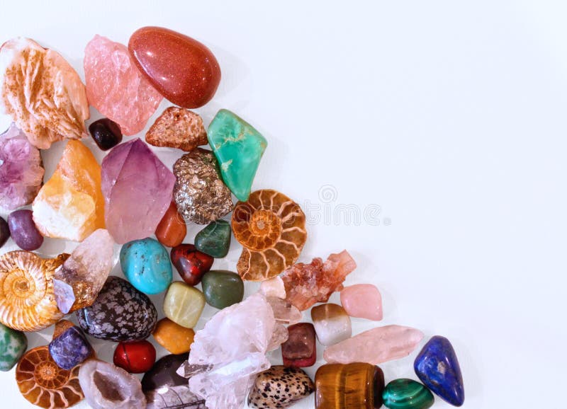 Cristalli dei minerali e pietre preziose dei semi
