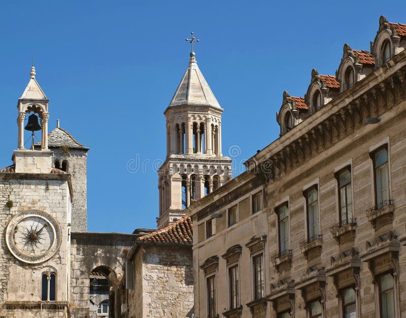 File:Split - Building with paint of Hajduk Split.jpg - Wikimedia