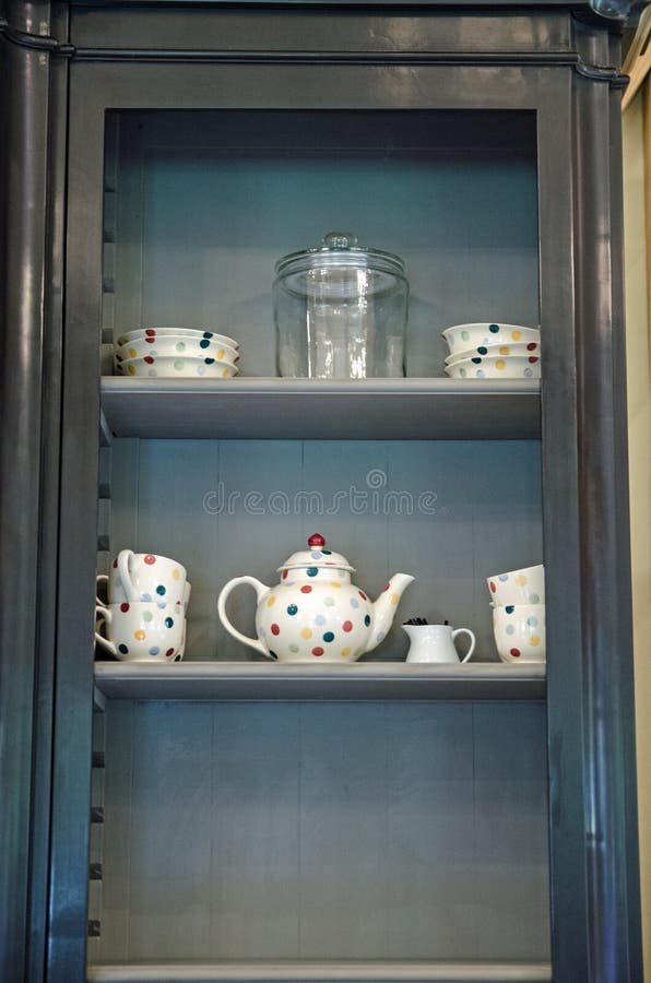 Elegance Wooden Plate Rack Display