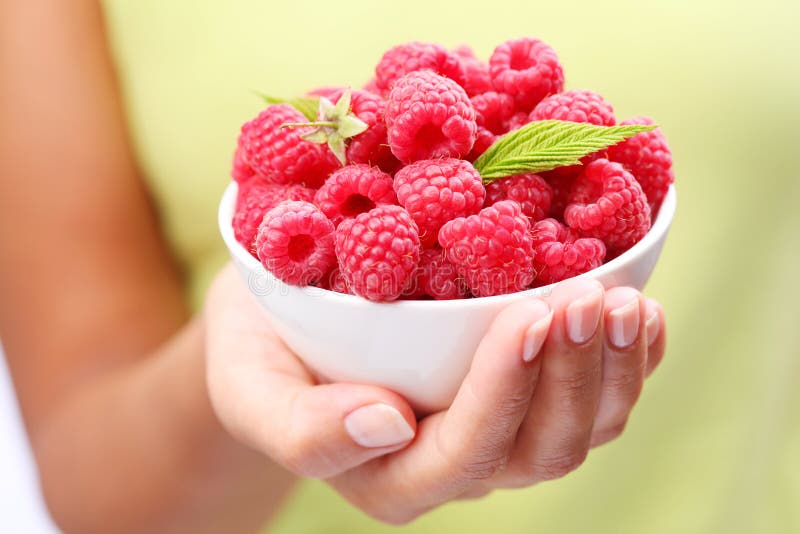 Crockery with raspberries