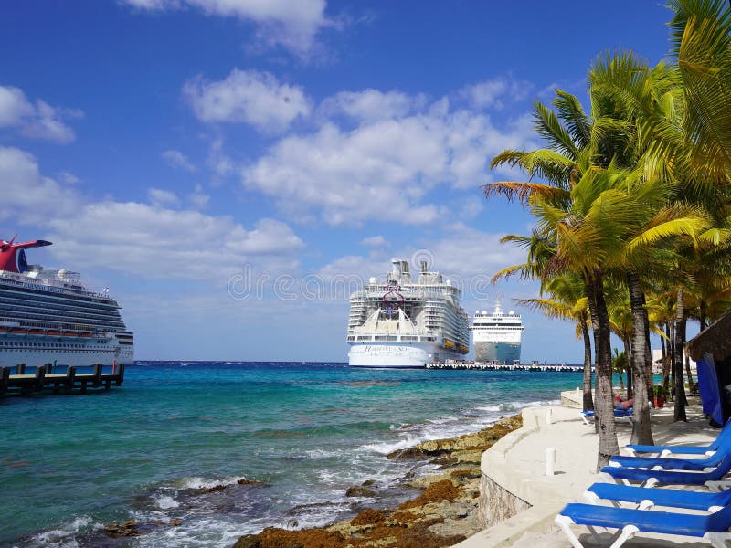 Croisière et plage images stock Croisière et plage images stock