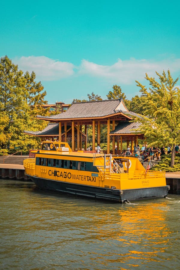 Croisière sur la rivière de l'architecture de chicago images libres de droits