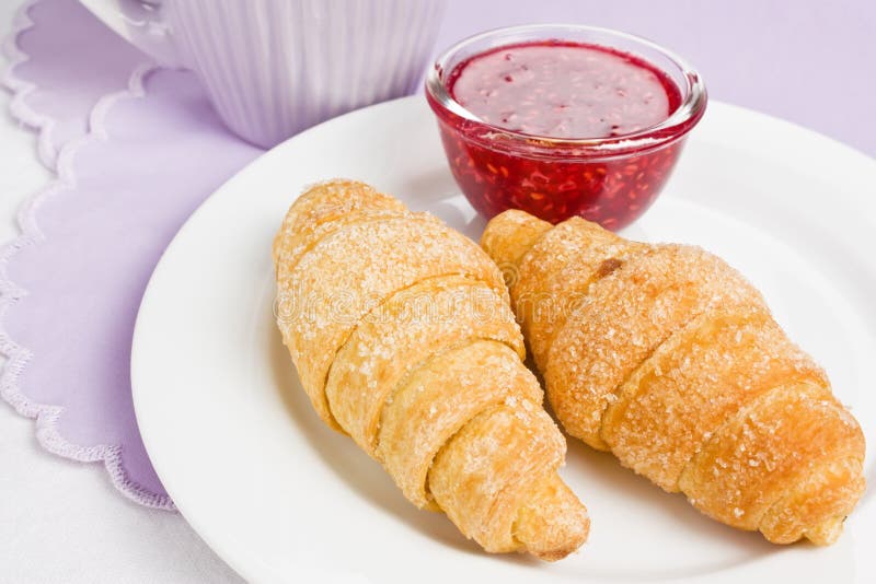 Raspberry_croissant nude