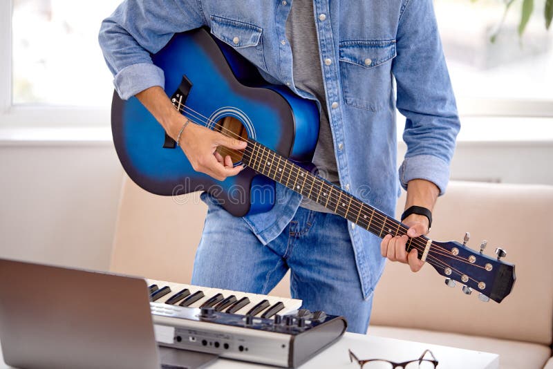 Hiring Declaration carriage 499 Guitar Man Piano Playing Photos - Free & Royalty-Free Stock Photos from  Dreamstime