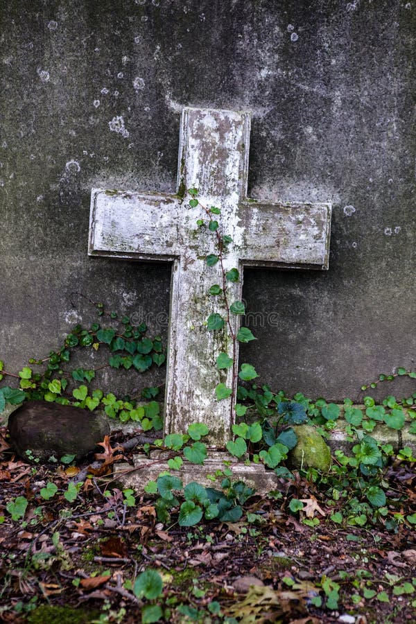 Cross on grave stock photo. Image of gravestone, historic 27060598