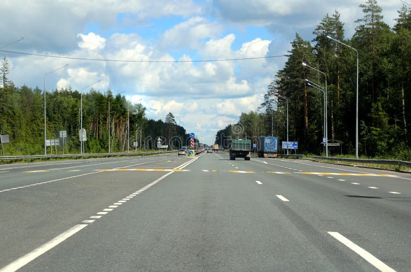 Crossroads. 125 kilometers to Nizhny Novgorod.