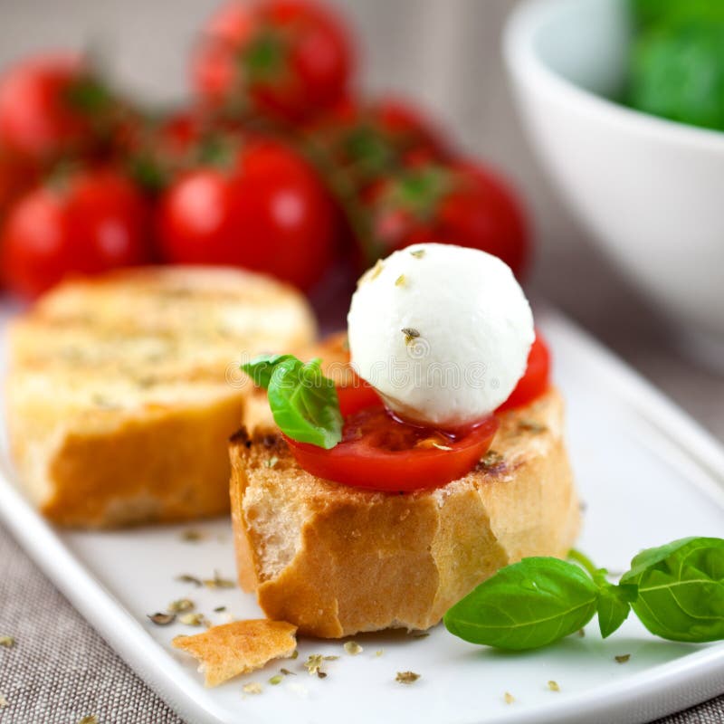 Crostini with mozzarella mini ball