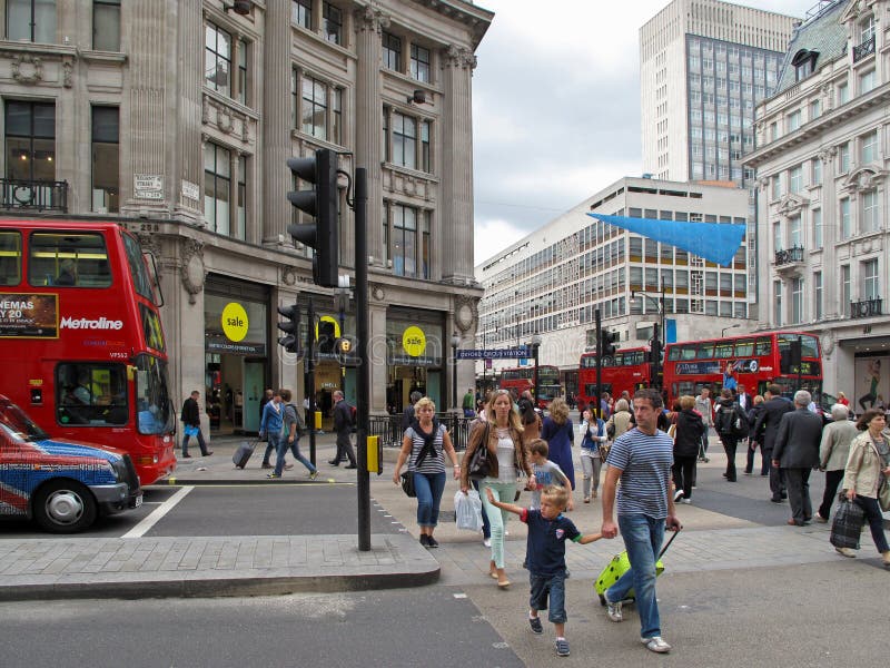 File:Oxford Street, London - DSC04301.JPG - Wikimedia Commons