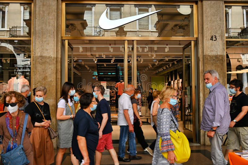 1,742 Nike People Stock Photos - Free & Royalty-Free Stock Photos from  Dreamstime