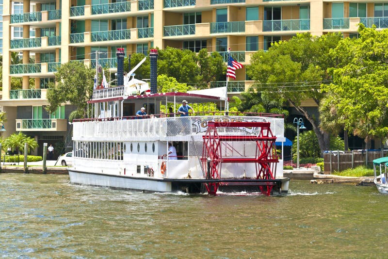 Cruise with Carrie B paddlewheel