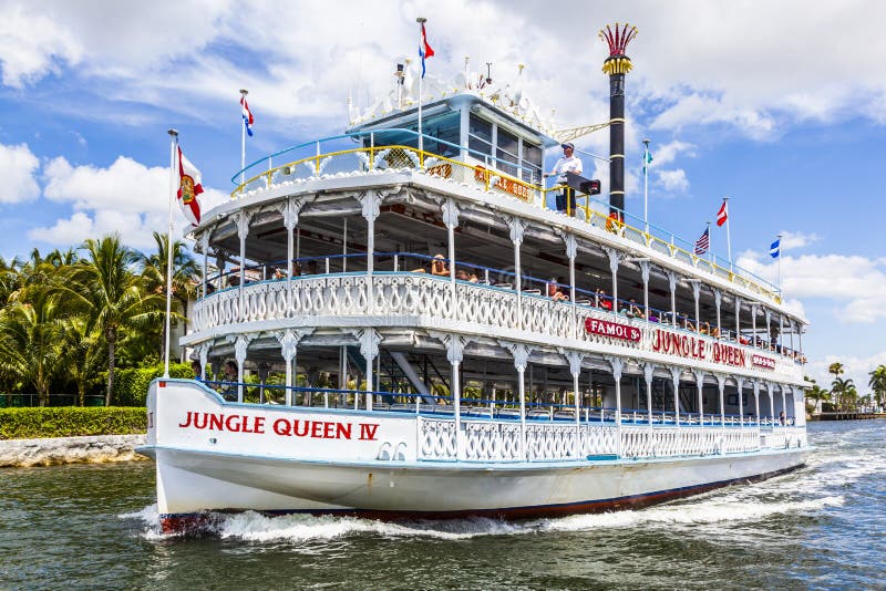 Cruise with jungle queen riverboat