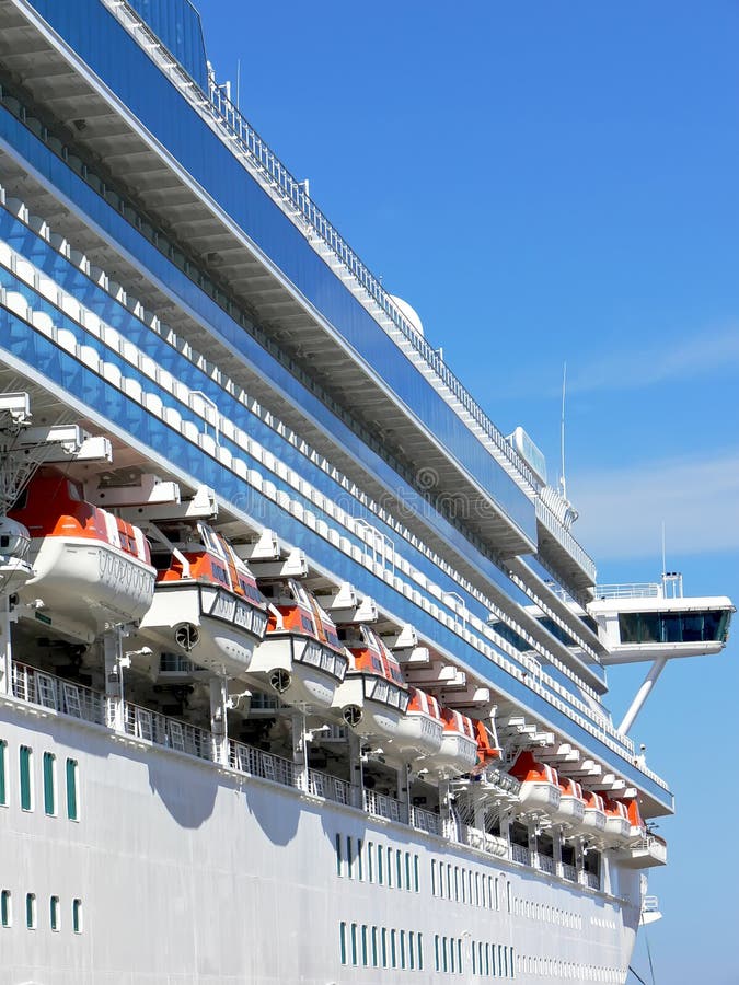 3+ Rescue boats cabins cruise Free Stock Photos StockFreeImages