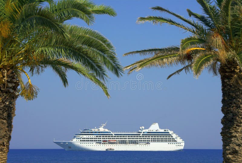 Cruise liner, Zakynthos island royalty free stock photo Cruise liner, Zakynthos island royalty free stock photo