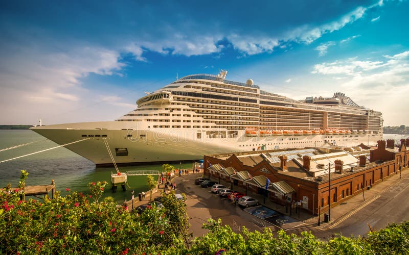 cruise ships in cork