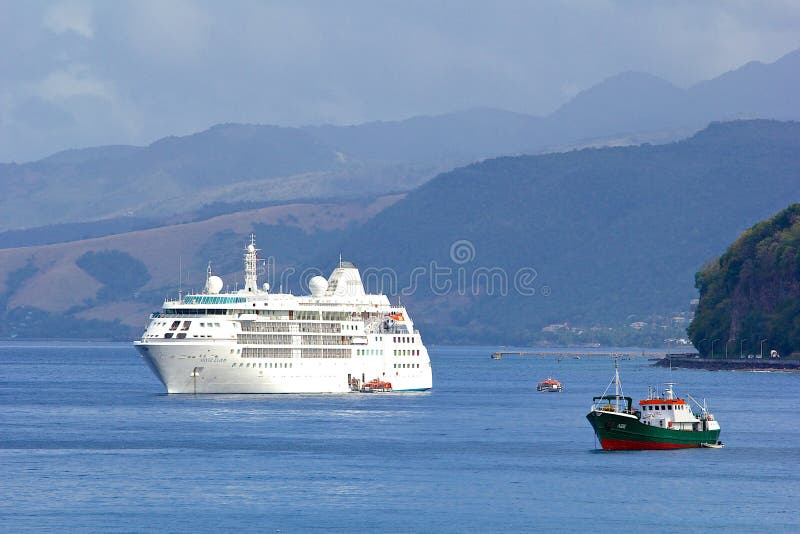 Cruise ship in Dominica, Caribbean stock photography Cruise ship in Dominica, Caribbean stock photography
