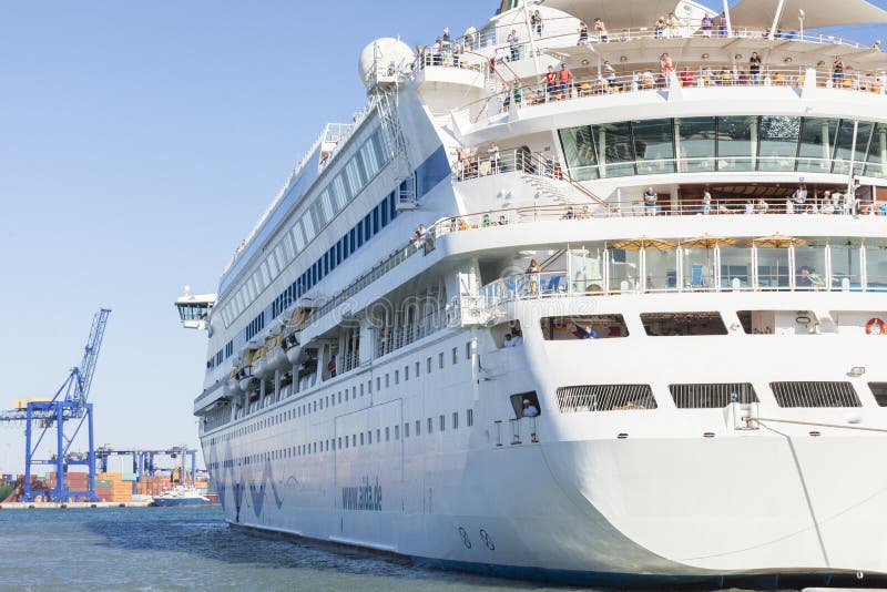 valencia cruise port arrivals