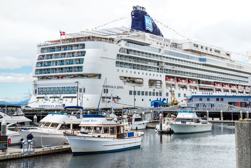 Cruise Ship Norwegian Jewel