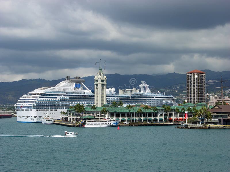 Cruising In Honolulu