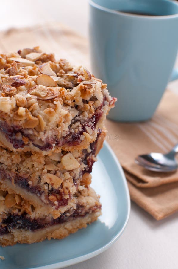 Crumble bars cake with jam stock image. Image of fruit 28952809