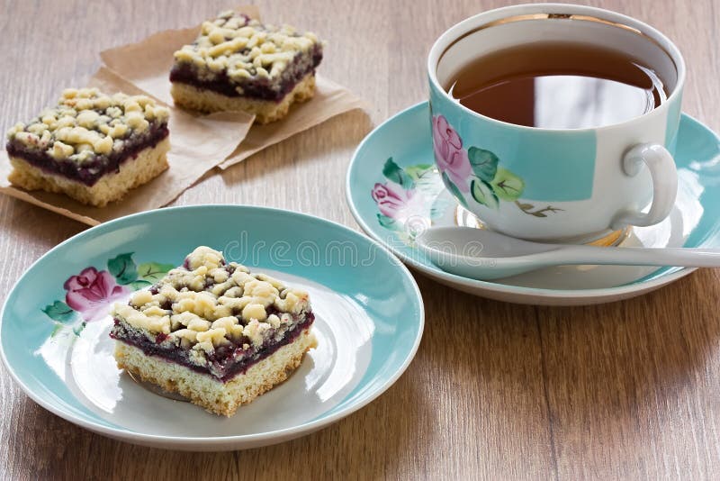 Crumble pie and cup tea