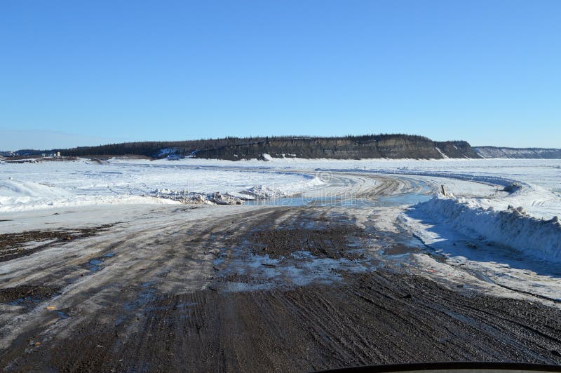 El río Mackenzie Oregon imagen de archivo. Imagen de nubes 56122083