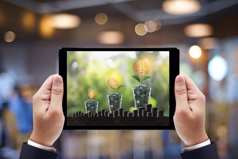 Crypto devise de Bitcoins d'échelle de concept d'or financier de croissance image stock