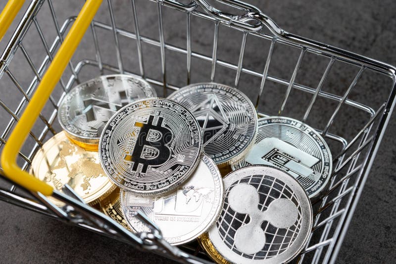 Cryptocurrency cyfrowy płatniczy pojęcie, różnorodny srebro i iść fotografia stock
