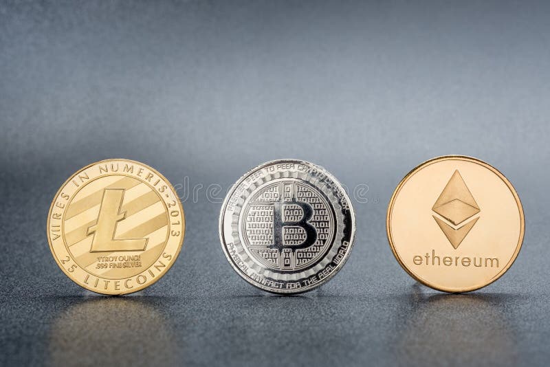 Cryptocurrency Lite moneta, Srebny Bitcoin, Ethereum na czarnym backgr zdjęcie stock