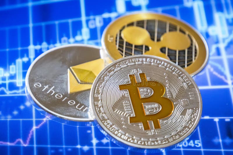 Cryptocurrency-Münzen über dem Handel des grafischen Schirmes; Bitcoin, Äther