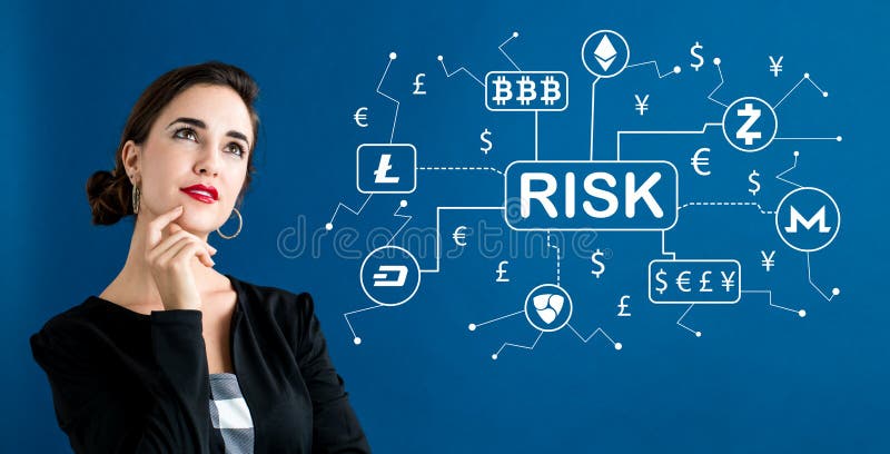 Cryptocurrency risktema med affärskvinnan royaltyfri bild Cryptocurrency risktema med affärskvinnan royaltyfri bild