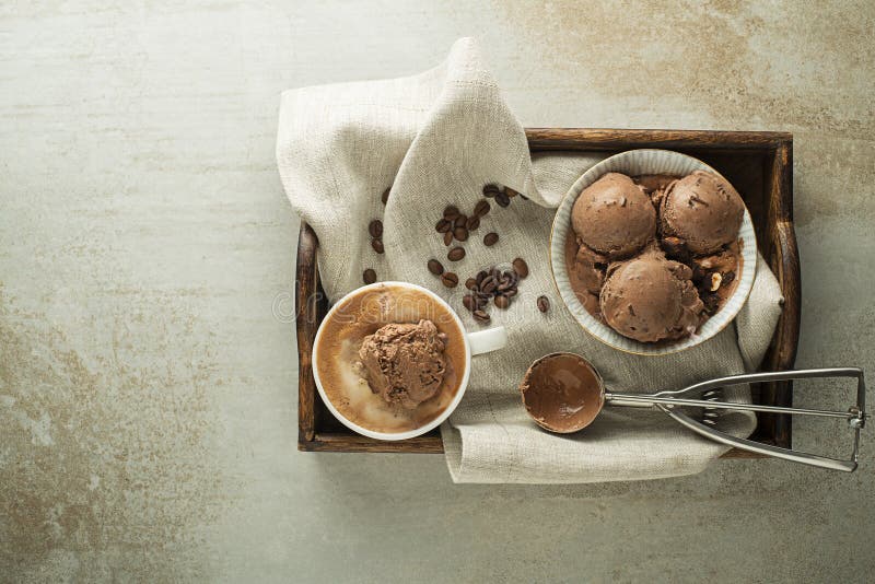 Crème glacée de café avec du chocolat image libre de droits