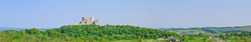 Csesztnek castle panorama