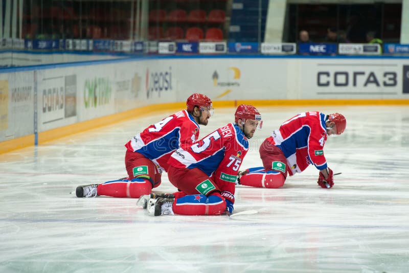 Разминка в хоккее. Разминка по хоккею. Потапов ЦСКА. Хоккеист перед игрой