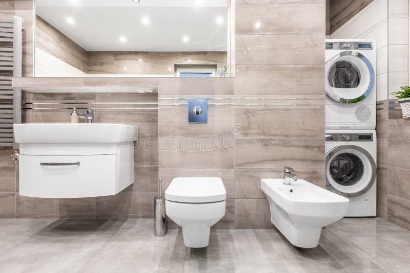 Cuarto De Baño Con Idea Del Lavadero Imagen de archivo - Imagen de