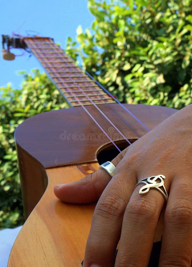 Cuatro di EL, strumento musicale venezuelano fotografia stock Cuatro di EL, strumento musicale venezuelano fotografia stock