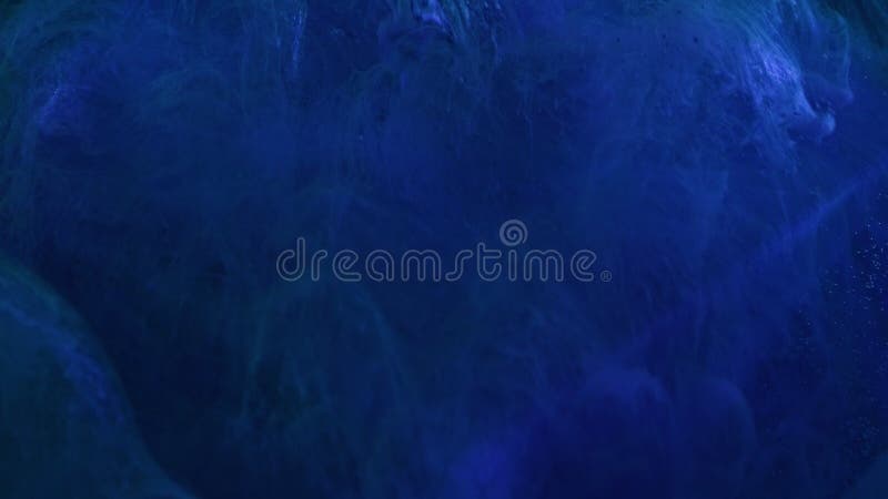 Cube en verre en mouvement bleu de vapeur de galaxie de démarrage d'encre clips vidéos
