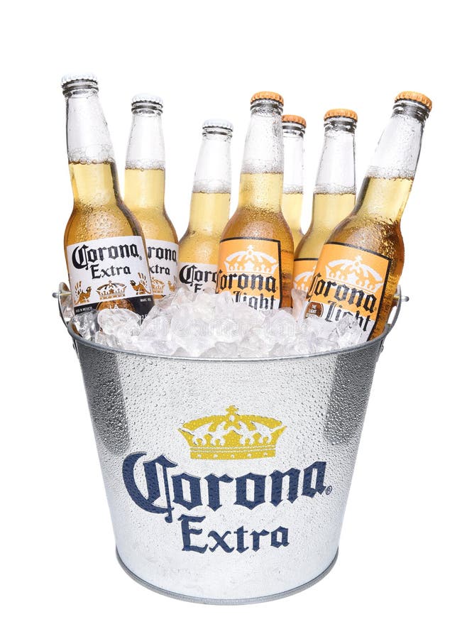 Cubo de luz de corona y cerveza extra fotos de archivo