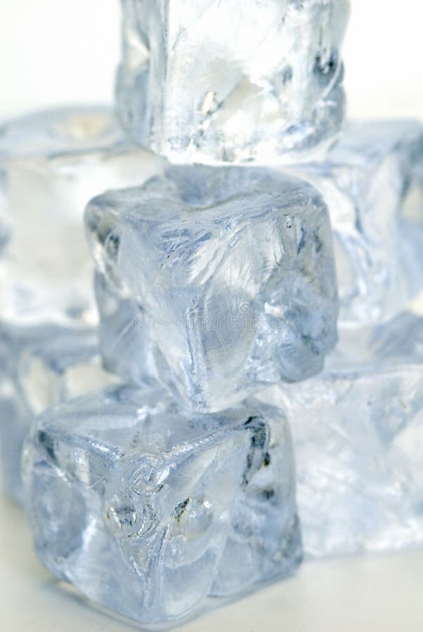 Cubos de hielo imagen de archivo Cubos de hielo imagen de archivo