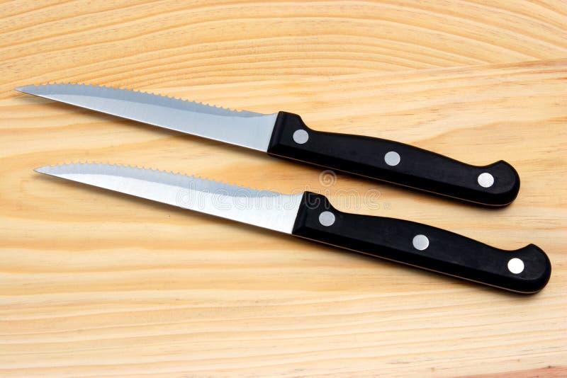 Cuchillos De Cocina En La Madera Foto de archivo - Imagen de
