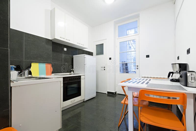 Cucina e sala da pranzo in piccolo appartamento