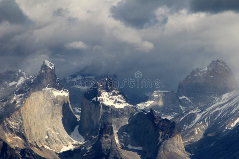 Cuernos Paine grand, Torres Del Paine National Park, Patagonia, Chili image stock Cuernos Paine grand, Torres Del Paine National Park, Patagonia, Chili image stock